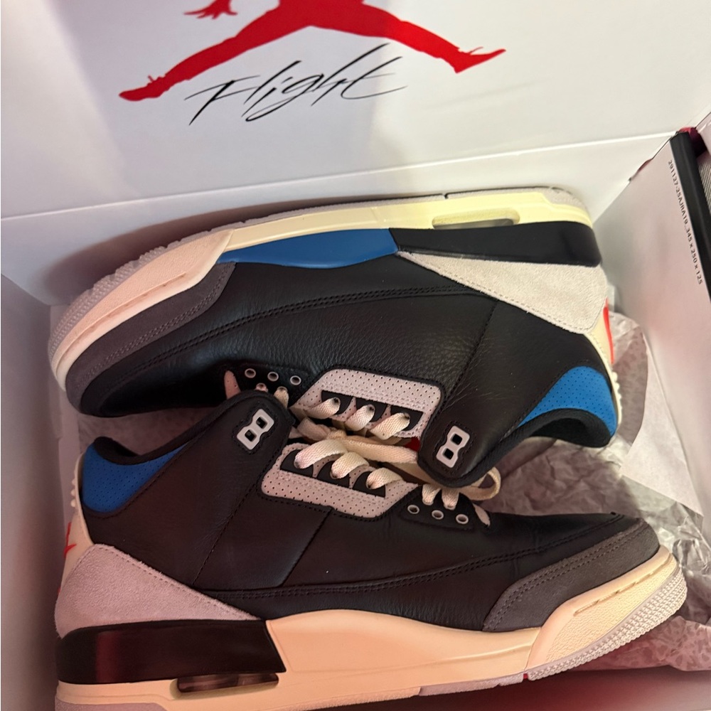 Jordan Men's Black and Blue Sneakers